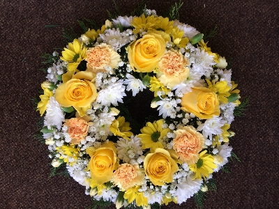 Yellow and white wreath